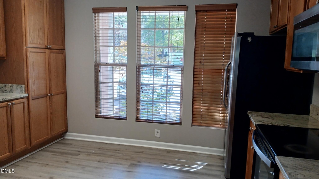 514 Walnut Woods Drive - Photo 6