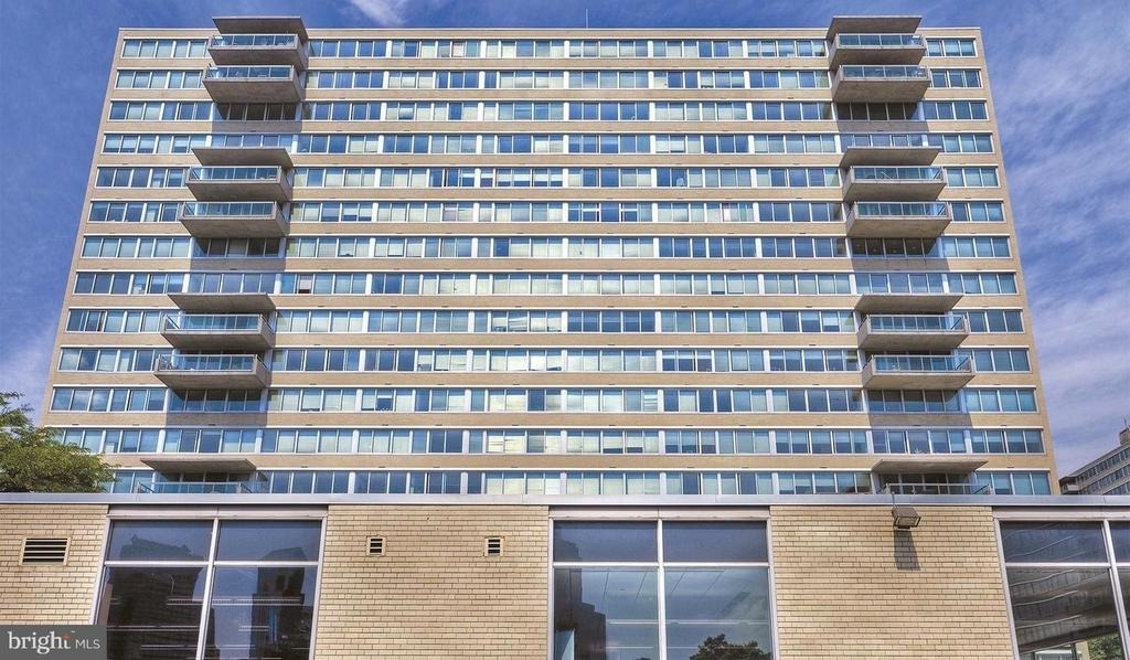 2200 Benjamin Franklin Parkway - Photo 0