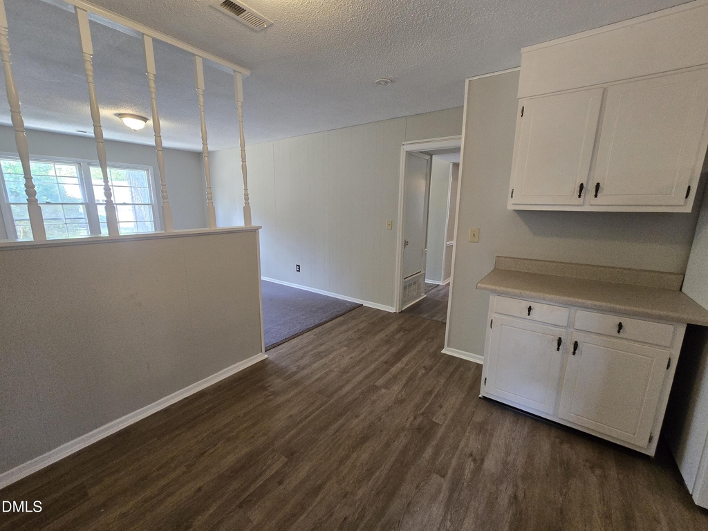 1410 Suterland Road - Photo 11