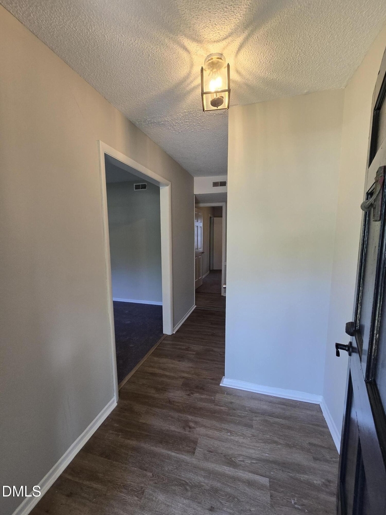 1410 Suterland Road - Photo 2