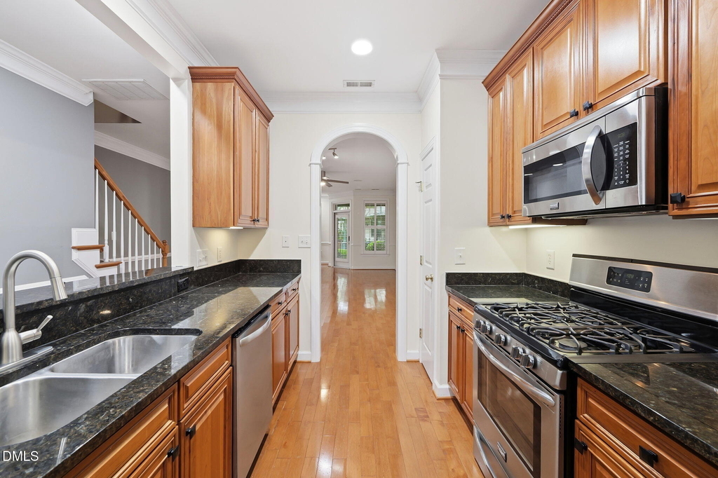 305 Presque Isle Lane - Photo 9