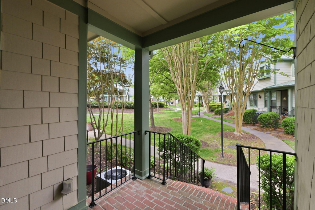 305 Presque Isle Lane - Photo 2