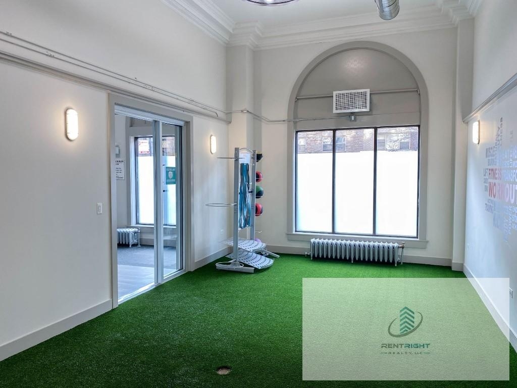 540 W Briar Pl - Photo 11