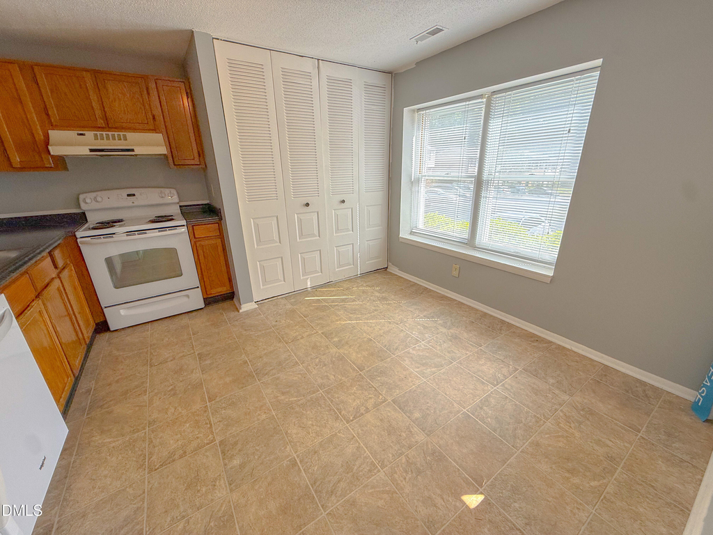 7718 Kelley Court - Photo 2