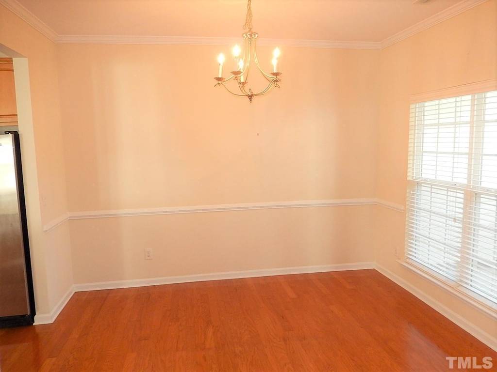 10651 Edmundson Avenue - Photo 2