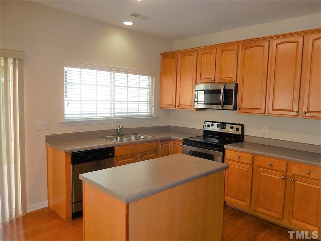 10651 Edmundson Avenue - Photo 7
