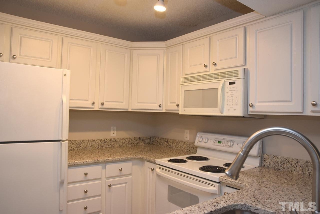 1031 Nicholwood Drive - Photo 10