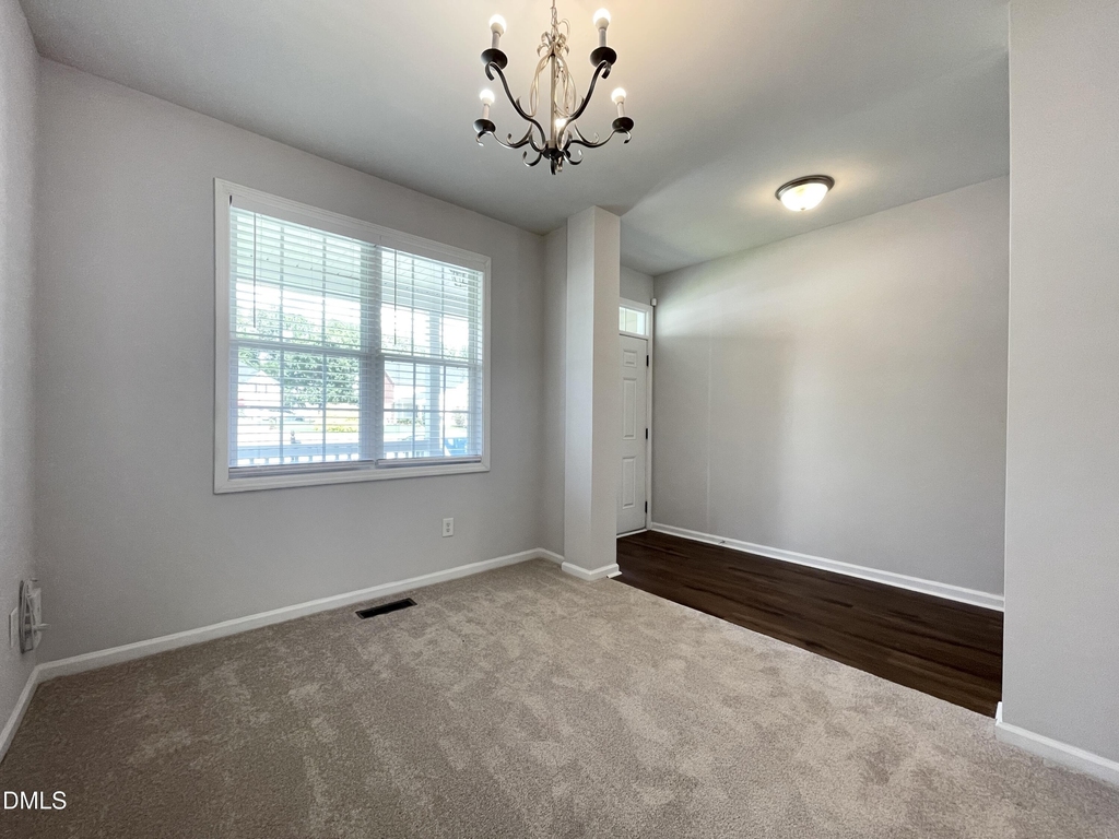 112 Taylors Creek Court - Photo 4