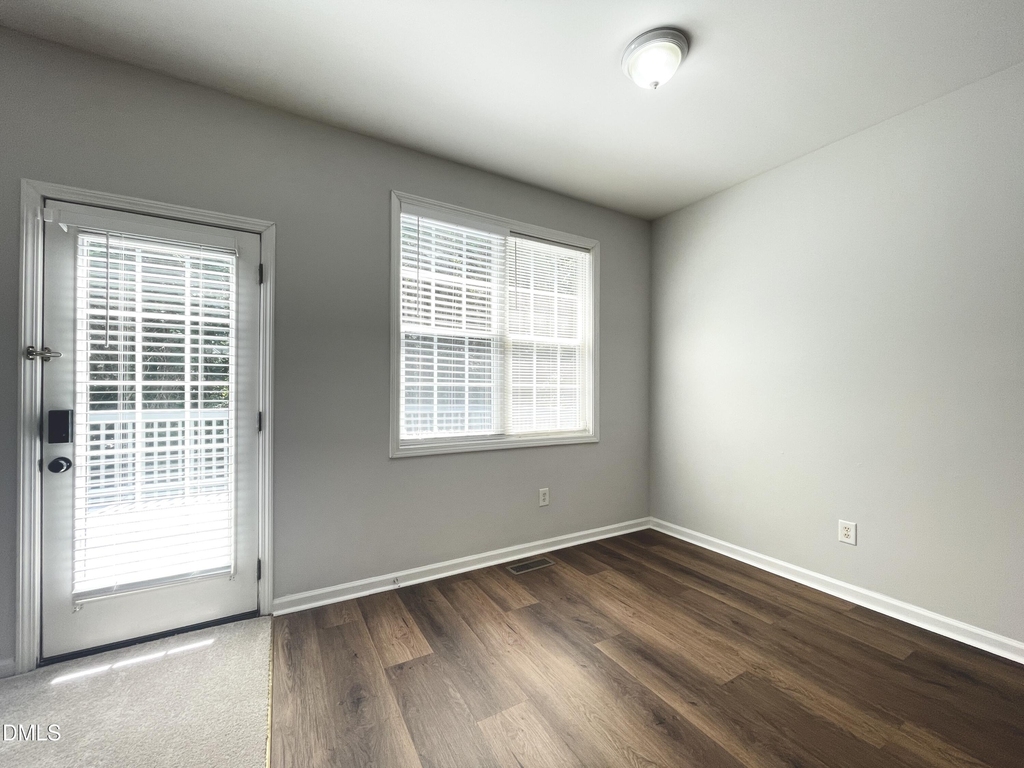112 Taylors Creek Court - Photo 12