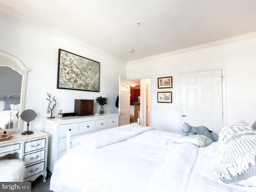 300 W Elm Street - Photo 19