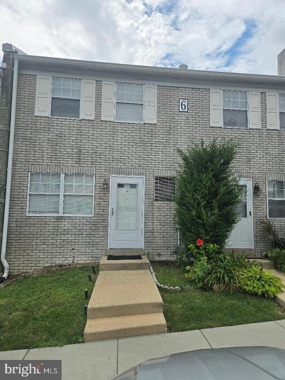 515 N York Road - Photo 0