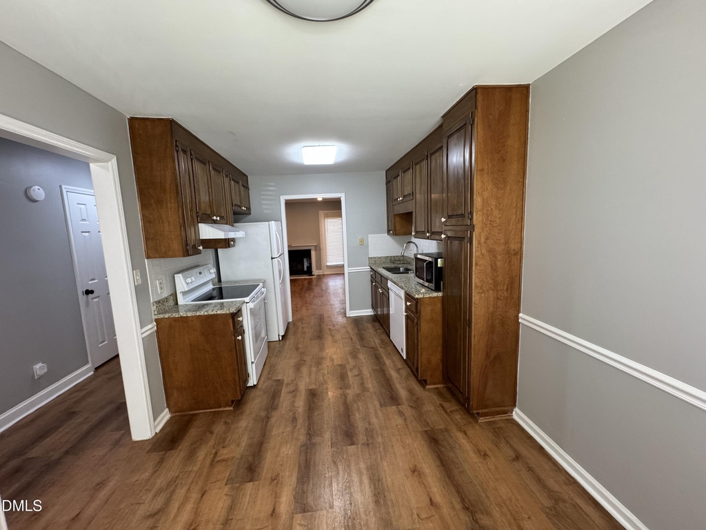 5612 Darrow Drive - Photo 8