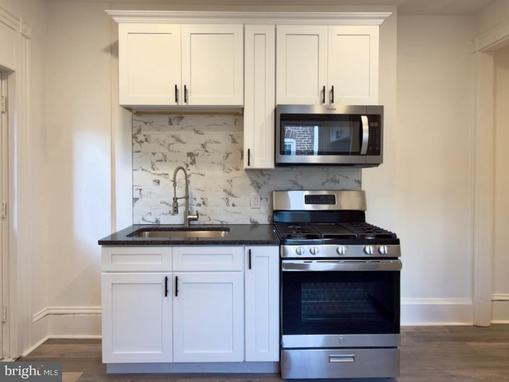 15 S Ann Street - Photo 1