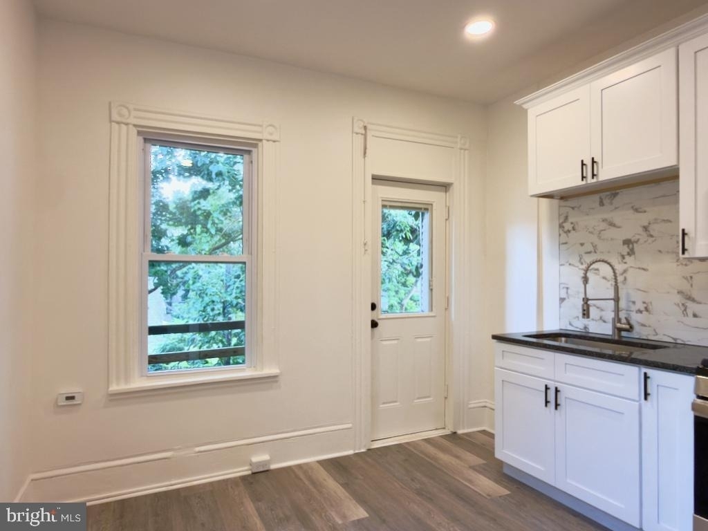 15 S Ann Street - Photo 2