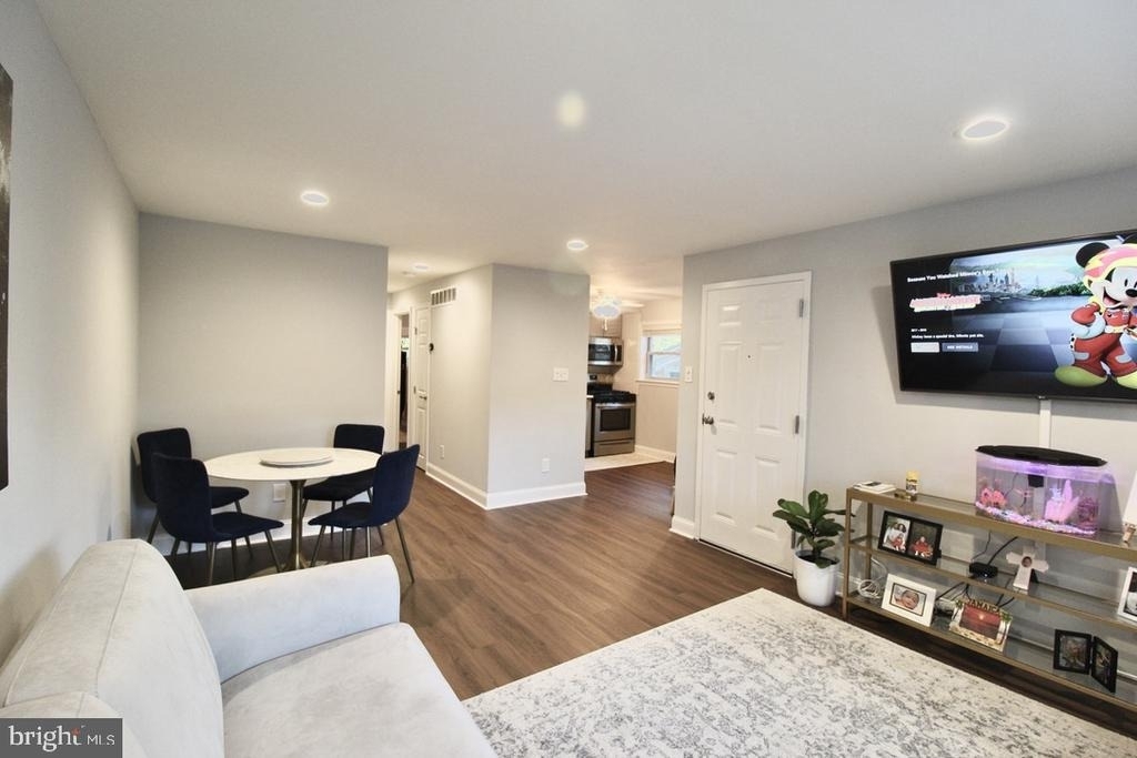 829 Spruce Street - Photo 5