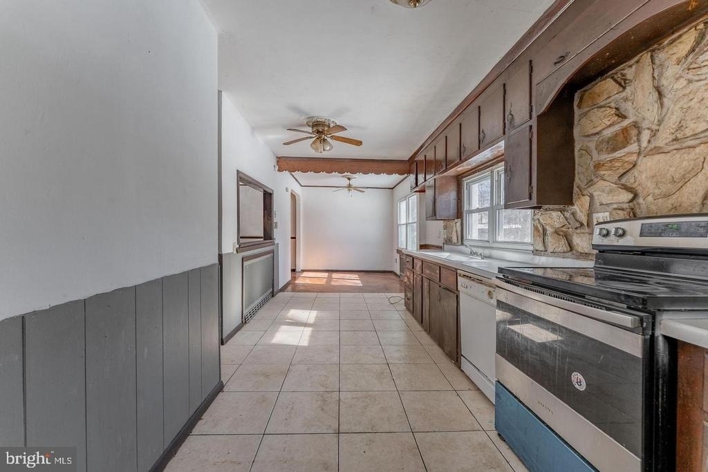 390 Mary Street - Photo 15