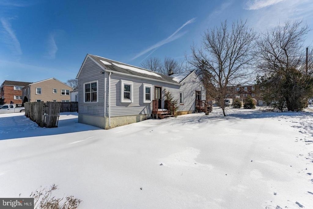 390 Mary Street - Photo 1