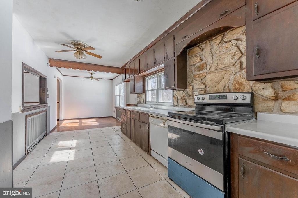 390 Mary Street - Photo 14