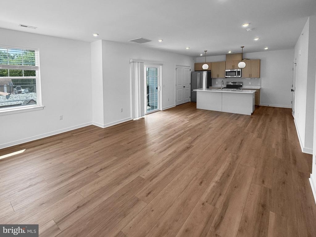 365 Butler Avenue W - Photo 11