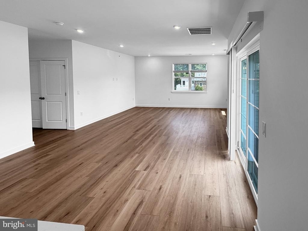 365 Butler Avenue W - Photo 4