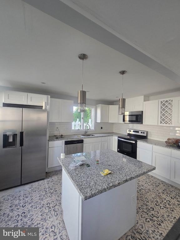 1232 Pine Grove Street - Photo 3