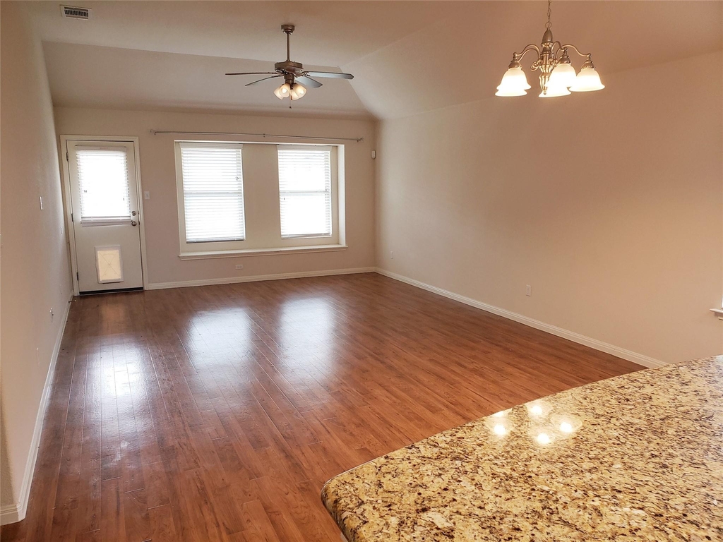 13009 Ring Dr - Photo 7