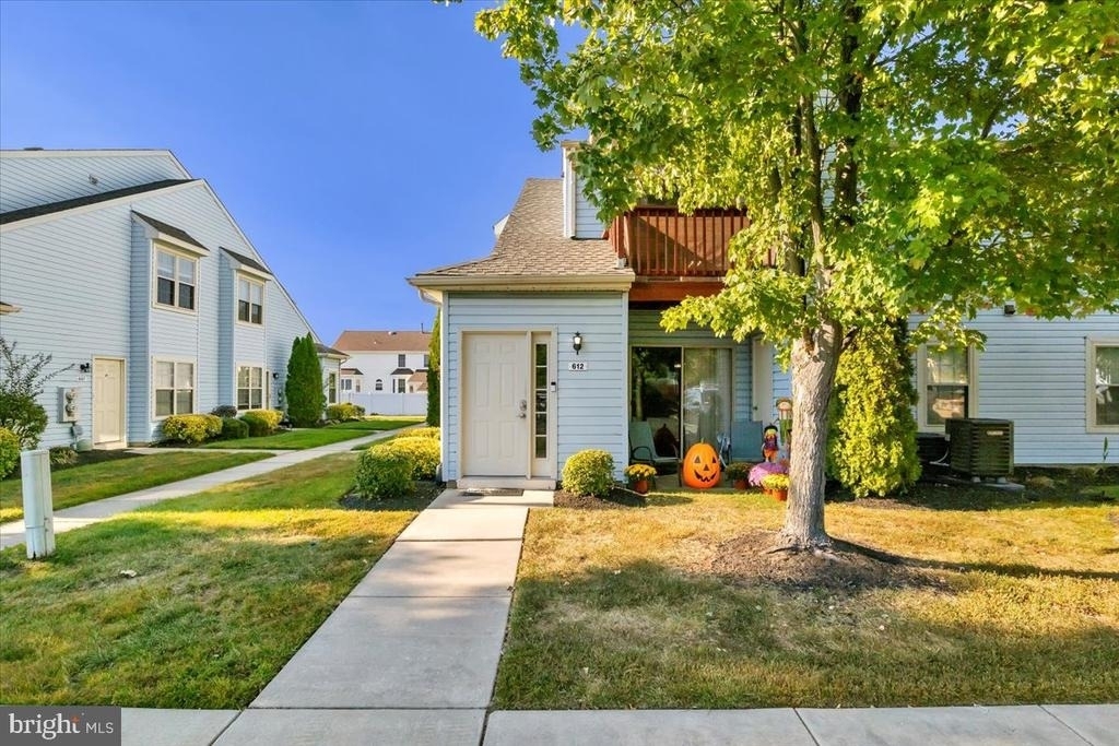 612 Covington Court - Photo 1