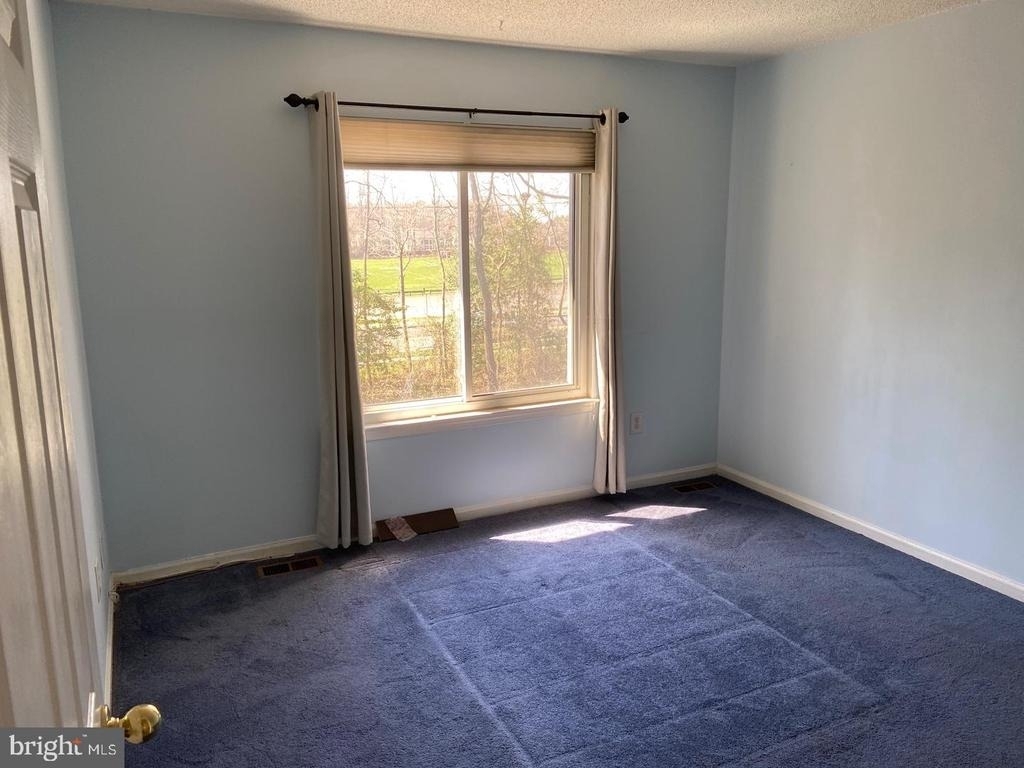 1215 Chanticleer - Photo 4