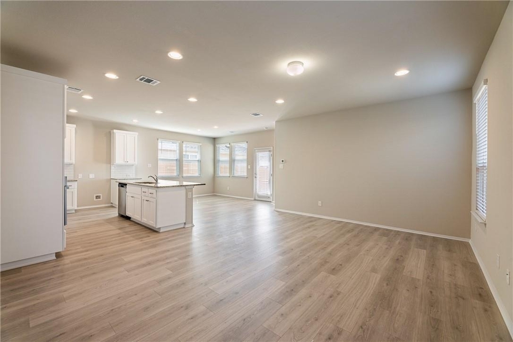 220 Trailside Ln - Photo 6