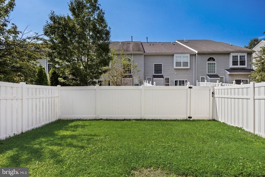 9 Ross Way - Photo 34