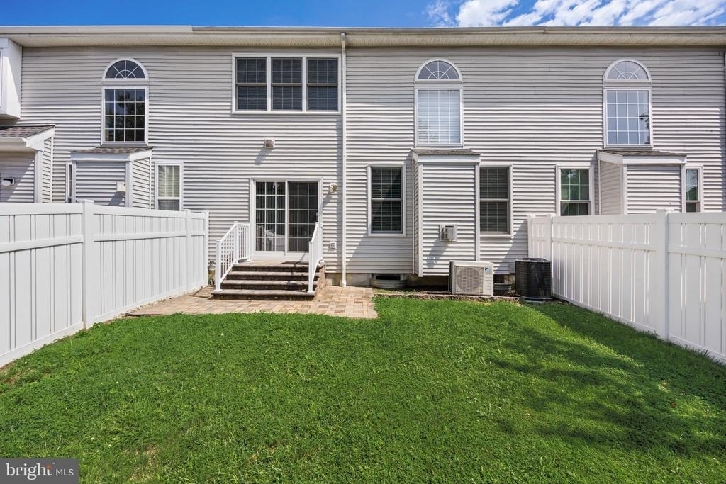 9 Ross Way - Photo 33