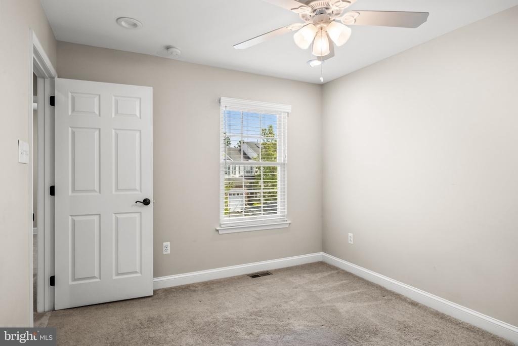 9 Ross Way - Photo 28