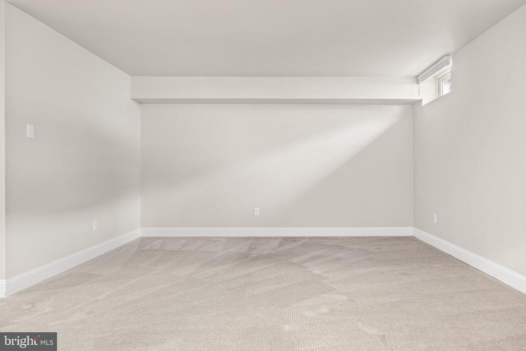 9 Ross Way - Photo 31