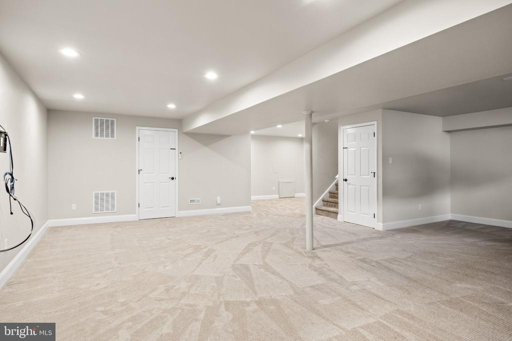 9 Ross Way - Photo 30