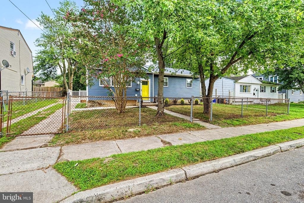1030 Neumark Avenue - Photo 28