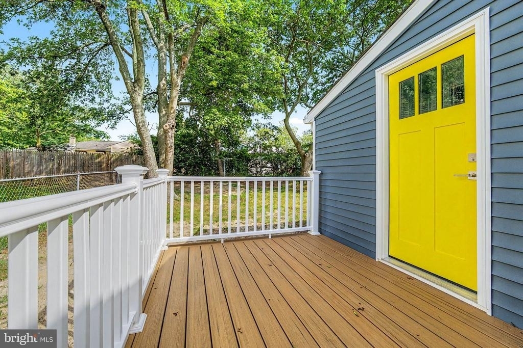 1030 Neumark Avenue - Photo 21