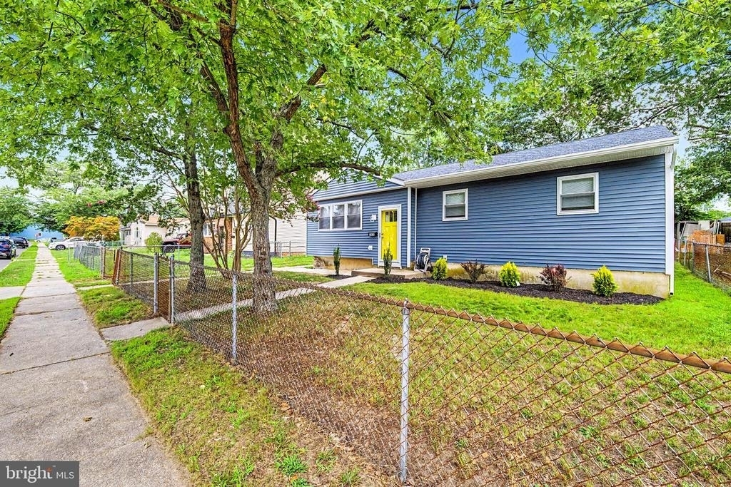 1030 Neumark Avenue - Photo 26