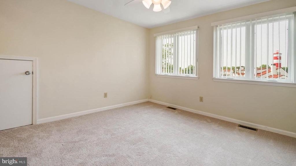 26 Queen Anne Way - Photo 12