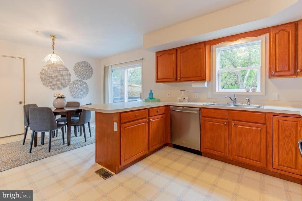 2024 Evansdale Drive - Photo 16
