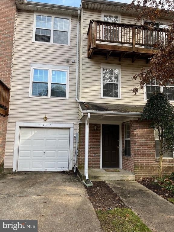 4643 Deepwood Court - Photo 0