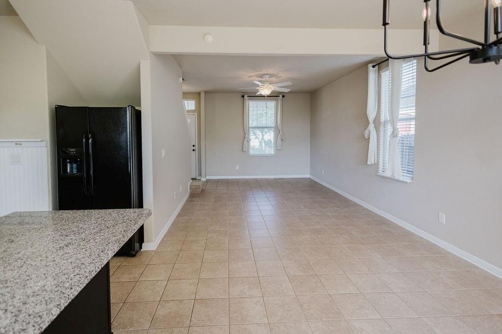 305 Trestle Tree St - Photo 4