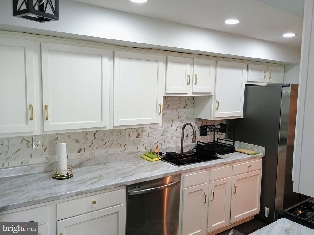 10210 Prince Place - Photo 9