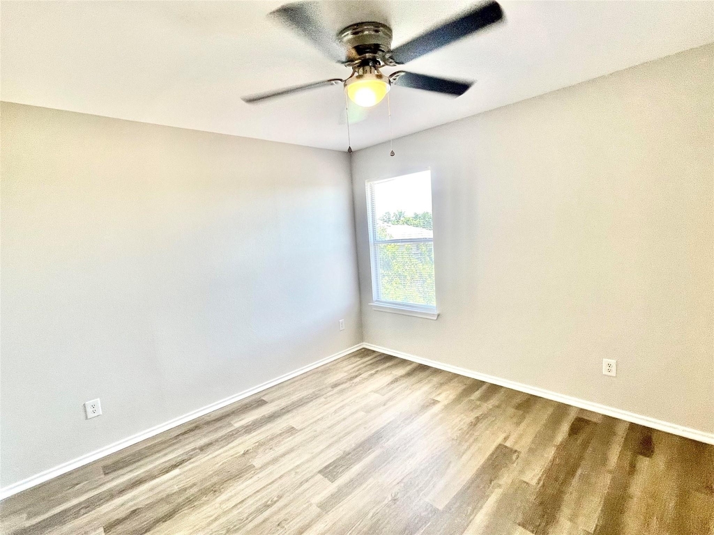 12729 Saint Mary Dr - Photo 8