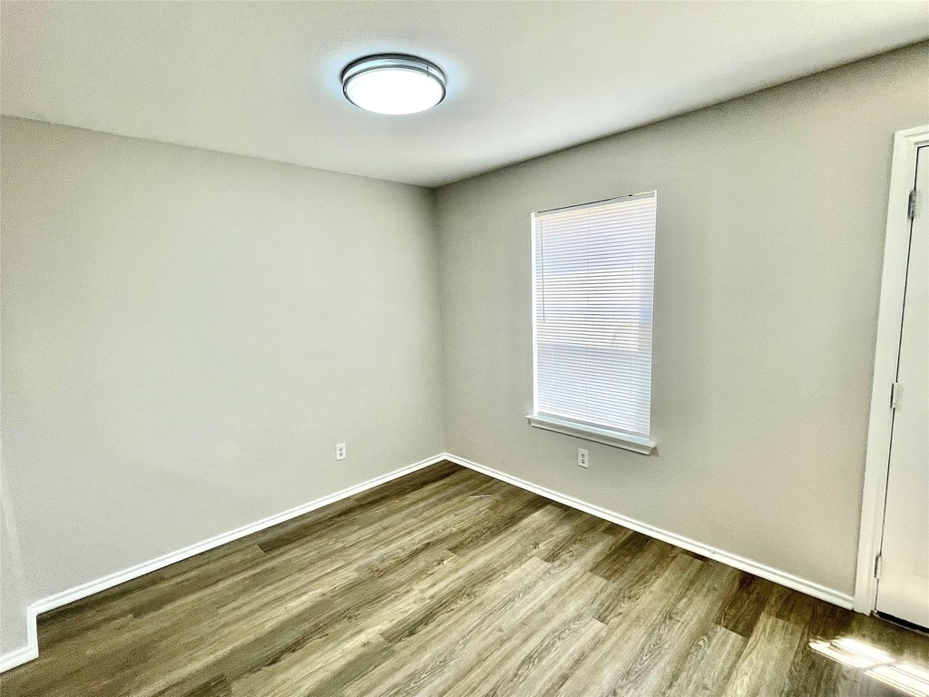12729 Saint Mary Dr - Photo 4