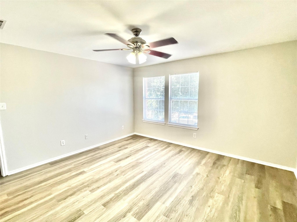 12729 Saint Mary Dr - Photo 11