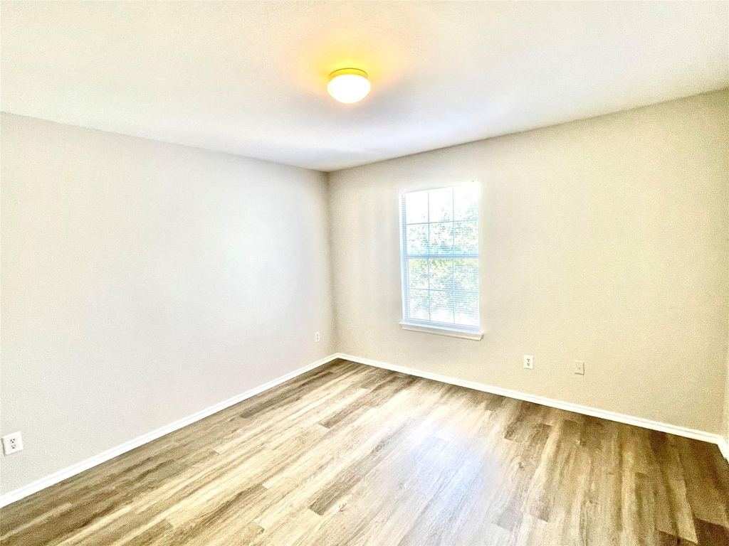 12729 Saint Mary Dr - Photo 9