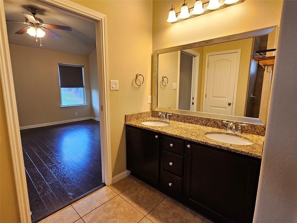13708 Loleta Way - Photo 19