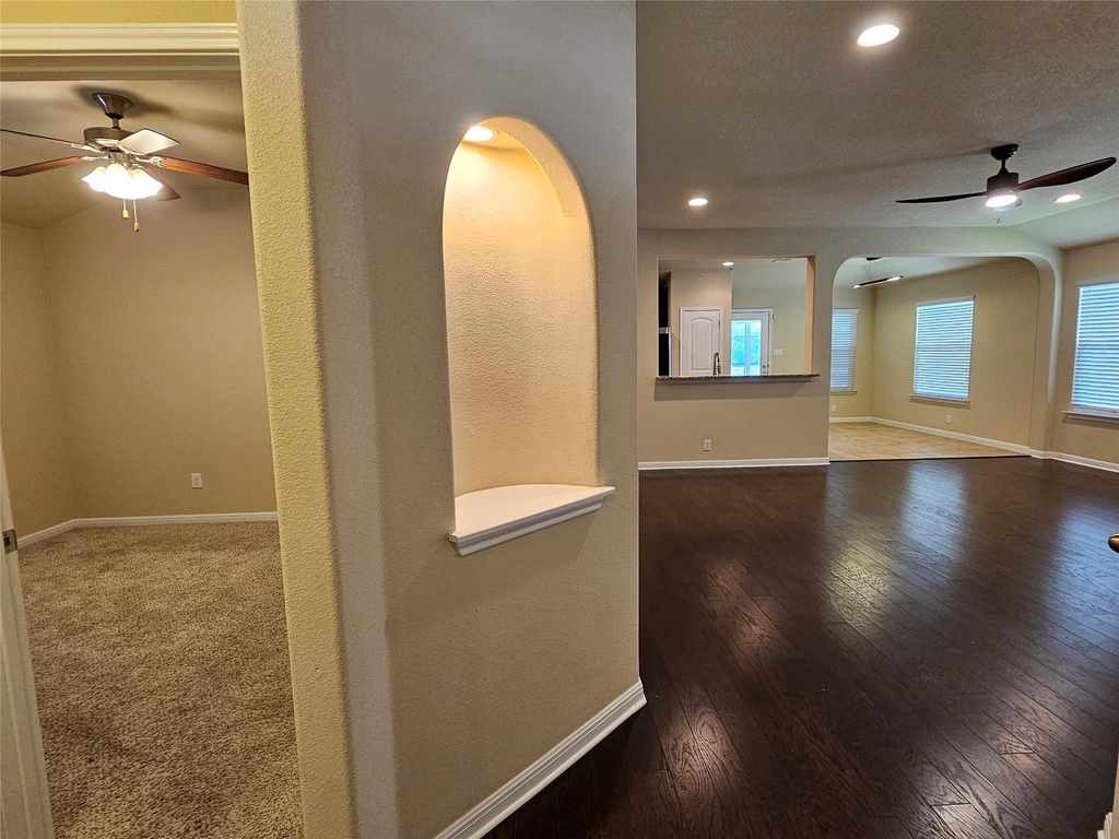 13708 Loleta Way - Photo 3