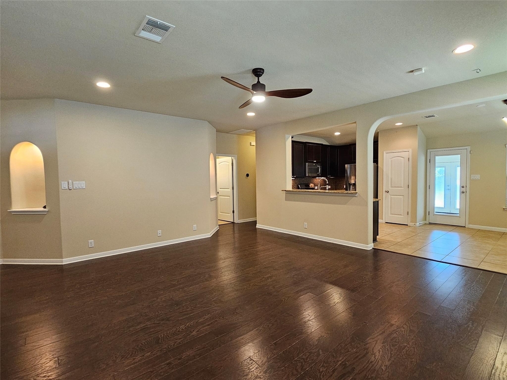 13708 Loleta Way - Photo 5
