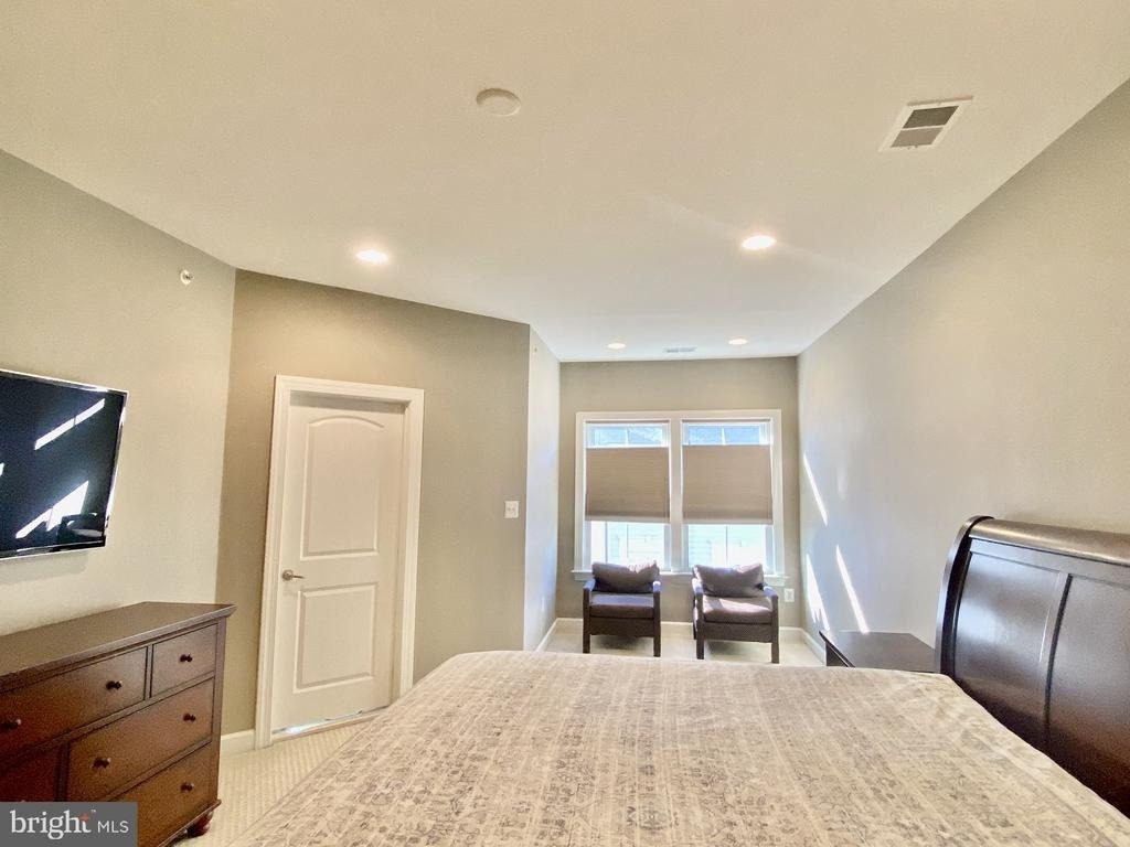 416 Grand Street - Photo 17